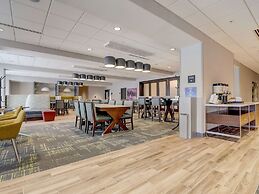 Hampton Inn & Suites Cincinnati Midtown Rookwood