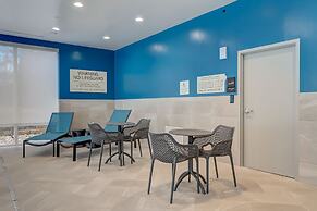 Hampton Inn & Suites Cincinnati Midtown Rookwood