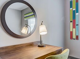 Hampton Inn & Suites Cincinnati Midtown Rookwood