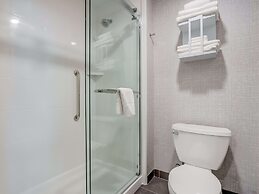 Hampton Inn & Suites Cincinnati Midtown Rookwood