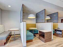 Hampton Inn & Suites Cincinnati Midtown Rookwood