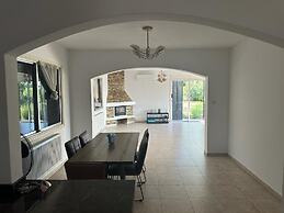 Impeccable 3-bed Villa in Tala - Paphos