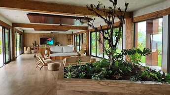 Lamangata Luxury Surf Resort