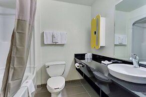 Studio 6 Belmont, CA – San Francisco - Redwood