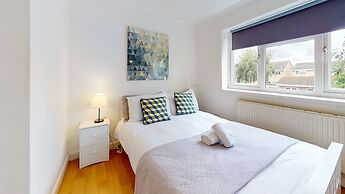 Charming 5-bed House in Grays