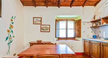 Exclusive Apartment With Fireplace