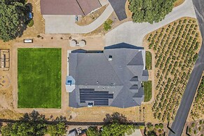 Cooperage by Avantstay Vineyard, Views, Soccer