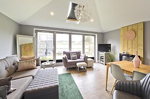 Stylish Family Home by Twickenham Stadium by Underthedoormat
