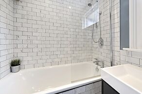 Stylish Family Home by Twickenham Stadium by Underthedoormat