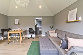 Stylish Family Home by Twickenham Stadium by Underthedoormat