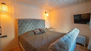 Cozy Oasis With Lovely Backyard in Fethiye