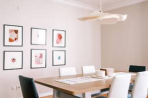 Chic Flat w Balcony 5 min to Cevahir Mall in Sisli