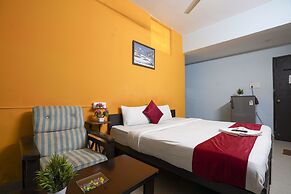 iROOMZ Grand Aarvi Suites