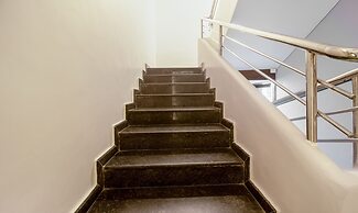 Treebo Elite Plaza, 700 Mtrs From Madikeri Fort