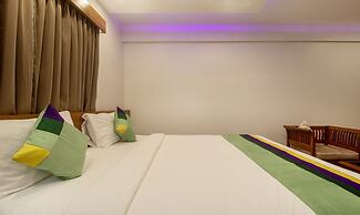 Treebo Elite Plaza, 700 Mtrs From Madikeri Fort