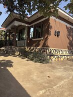 Olive Palm Suites Jinja