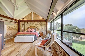 Old Chaff Mill Retreat - - luxury vineyard accommodation