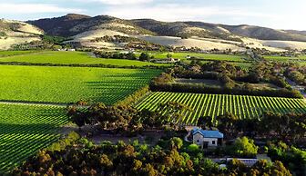 Old Chaff Mill Retreat - - luxury vineyard accommodation