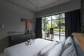 Phrip Phri Luxury Pool Villas