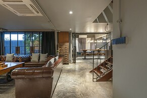 Phrip Phri Luxury Pool Villas