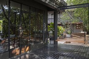 Phrip Phri Luxury Pool Villas