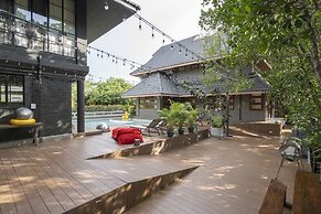 Phrip Phri Luxury Pool Villas