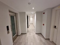 10m2 Hotel