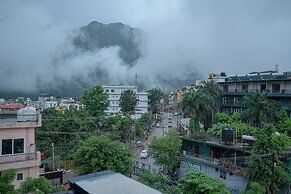 Orchid Hotel and Hostel