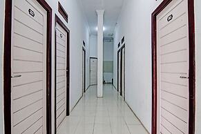 OYO 92800 Lestari Baru Syariah Near SMA Negeri 1 Salo