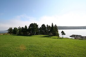 The Bread & Cheese Country Inn