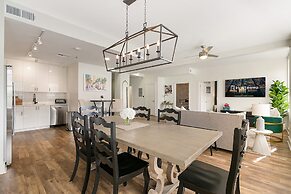 Festive 4BR Condo in the Heart of NOLA