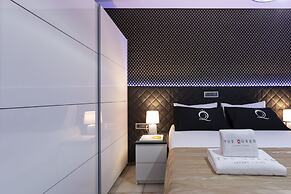 The Queen Luxury Apartmen-Villa Vittoria