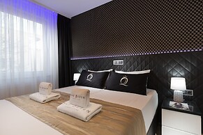 The Queen Luxury Apartmen-Villa Vittoria