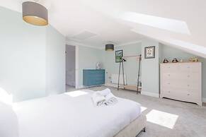 Beautiful & Modern 3BD House- Kennington!