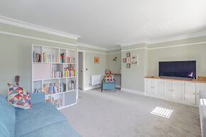 Beautiful & Modern 3BD House- Kennington!