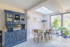 Beautiful & Modern 3BD House- Kennington!