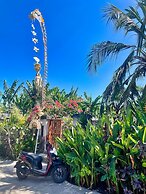 Island Garden Huts & Yoga Shala