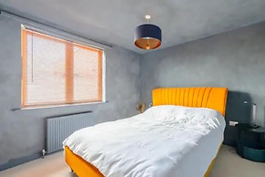 Stunning & Chic 1 Bedroom Flat - Plaistow!