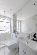 Sleek & Stylish 1BD Flat w/ Balcony - Kings Road