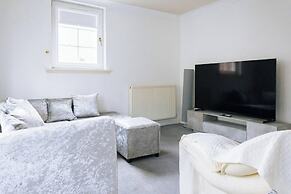Snug & Serene 2BD Flat - Roseburn