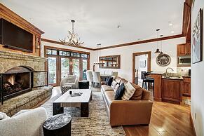 Ski-in Ski-out 1 Bdr+den In Exclusive Horizon Pass 1 Bedroom Condo by 