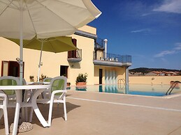 Stylish Residence Le Fontane 1 Bedroom Apartment Sleeps 4 Person-no250