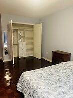 Private room near Toronto Pearson Airport with Free parking