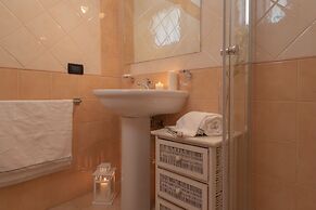 Stylish Residence Le Fontane Num2506