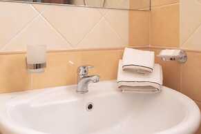 Stylish Residence Le Fontane 2 Bedroom Apartment Sleeps 6 Persons Num2