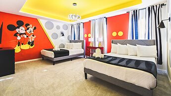 Luxury Retreat: Pool, Water Park, Near Disney