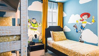 Luxury Retreat: Pool, Water Park, Near Disney