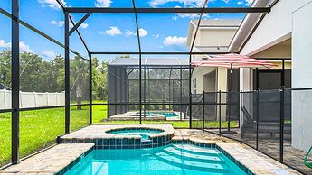 Luxury Retreat: Pool, Water Park, Near Disney