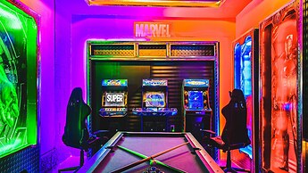 Luxury Retreat: Pool, Water Park, Near Disney