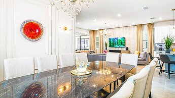 Luxury Retreat: Pool, Water Park, Near Disney